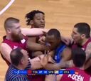 Pelea entre Burgos y Zaragoza a 7" del final: Okoye acabó por los suelos
