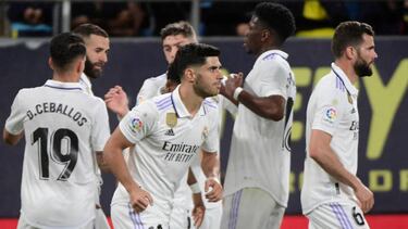 Los jugadores del Real Madrid celebran el segundo gol ante el Cádiz, obra de Marco Asensio.