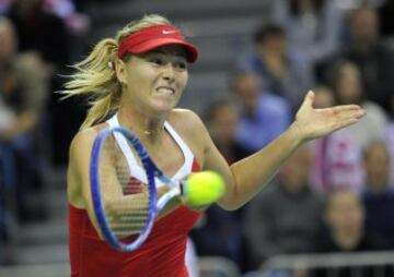 Mario Sharapova se impuso Agnieszka Radwanska y le dio el punto a Rusia ante Polonia. 