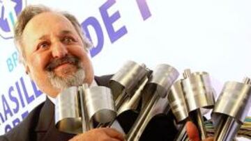 "Neymar va a seguir en el Santos hasta los 80 años"