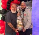 Uno de los escuderos de Arturo Vidal saca la voz: “Él se ríe de las críticas; es el mejor de la historia”