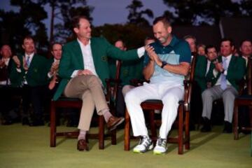 Danny Willett congratulates Sergio García.