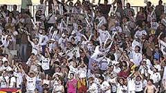 El árbitro reflejó en el acta que se lanzaron objetos