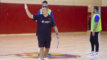 Xavi Pascual en un entrenamiento del FC Barcelona.