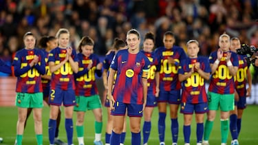 Soccer Football - UEFA Women's Champions League - Quarter Finals - Second Leg - FC Barcelona v Real Madrid - Spotify Camp Nou, Barcelona, Spain - April 2, 2026 FC Barcelona's Alexia Putellas celebrates with teammates her match number 500 REUTERS/Albert Gea