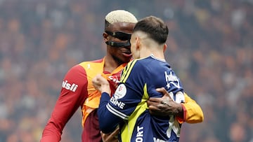 Osimhen, en el derbi entre el Galatasaray y el Fernerbahçe.