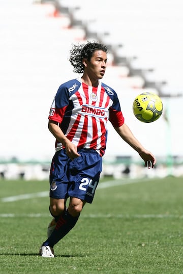 Después de cuatro temporadas en la MLS con Chivas USA, Mendoza regresó al equipo que lo vio nacer para el Clausura 2009. "Panchito" disputó solamente ocho partidos con el Rebaño y no pudo trascender con el equipo rojiblanco. 