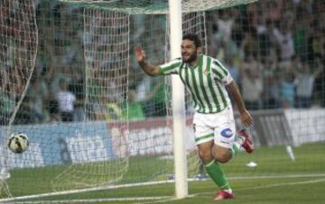 3-0. Jorge Molina celebró el tercer tanto.