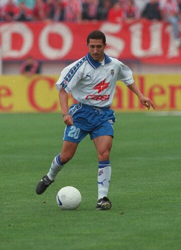 Otros de los futbolistas que ha jugado tanto en Las Palmas como en el Tenerife. Mediapunta de un excelso talento, hasta el Barcelona suspiraba por 谷l cuando era poco m芍s que un juvenil. Una leyenda del f迆tbol canario en sus tiempos mozos. Jug車 en el Sporting de Lisboa como preludio a una err芍tica carrera por clubes menores en Espa?a.