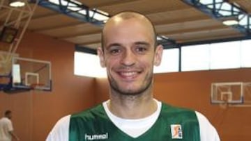 Carlos Jiménez continuará una temporada más en Unicaja.