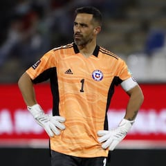 El infortunio de Bravo que acabó en el segundo gol de Argentina