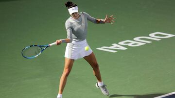 Garbiñe Muguruza gana a Bellis en la madrugada de Dubai