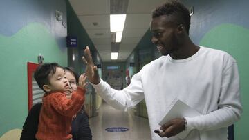 Williams, en la visita a los hospitales de ayer