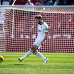 Cristian Glauder, opción para la defensa del Cádiz