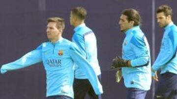 Los jugadores del FC Barcelona, Leo Messi , José Manuel Pinto y Cesc Fábregas, en la ciudad deportiva Joan Gamper. EFE/Andreu Dalmau