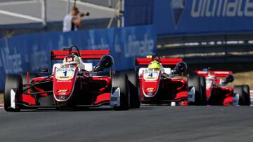 Zhou, Schumacher y Armstrong en Zandvoort. 