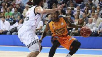 Dwight Buycks, ante el Real Madrid, su último partido como taronja.
