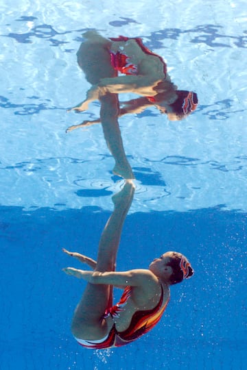 El Campeonato Mundial de natación tiene lugar en Budapest (Hungría), donde se pueden ver imágenes como la que ilustra estas líneas, en la que se ve a la japonesa Yukiko Inui y su refejo bajo la superficie del agua desde una cámara subacuática.