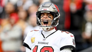 CLEVELAND, OHIO - NOVEMBER 27: Tom Brady #12 of the Tampa Bay Buccaneers reacts before a game against the Cleveland Browns at FirstEnergy Stadium on November 27, 2022 in Cleveland, Ohio.   Nick Cammett/Getty Images/AFP (Photo by Nick Cammett / GETTY IMAGES NORTH AMERICA / Getty Images via AFP)