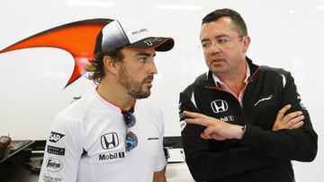 Boullier habla con Alonso, ambos han criticado a Honda.