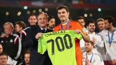 Casillas, camiseta y portería de plata por su partido 700