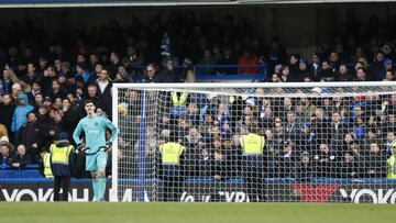 Chelsea&#039;s Thibaut Courtois looks dejected
 