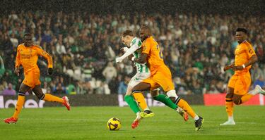 La jugada del penalti en el minuto 52 de partido. Antonio Rüdiger derriba a Jesús Rodríguez momentos antes del mano a mano con Thibaut Courtois.
