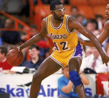 "Gran partido James". El escudero de Magic en los Lakers era conocido por ofrecer siempre su mejor versión en las grandes ocasiones.