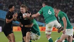 Tokyo (Japan), 19/10/2019.- New Zealand&#039;s Jack Goodhue (2-L) in action during the Rugby World Cup quarter final match between New Zealand and Ireland played in the Tokyo Stadium, Tokyo, Japan, 19 October 2019. (Irlanda, Jap&oacute;n, Nueva Zelanda, Tokio) EFE/EPA/FRANCK ROBICHON EDITORIAL USE ONLY/ NO COMMERCIAL SALES / NOT USED IN ASSOCATION WITH ANY COMMERCIAL ENTITY