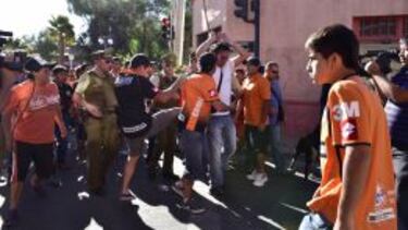 Las protestas de los hinchas de Cobreloa.