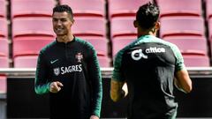 Cristiano entrenando con Portugal.