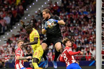 Jan Oblak y Sadio Mané.