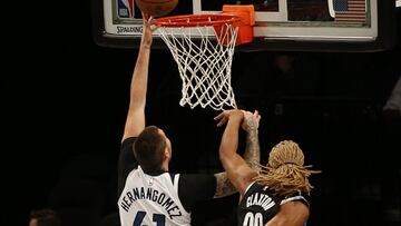 Irving y Harden pasan el trago ante unos peleones Wolves