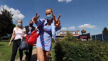 Petra Kvitova celebra su victoria tras un partido de exhibici&oacute;n en Rep&uacute;blica Checa.