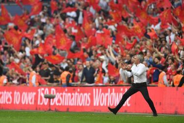 Mourinho hoping to match Wenger's longevity