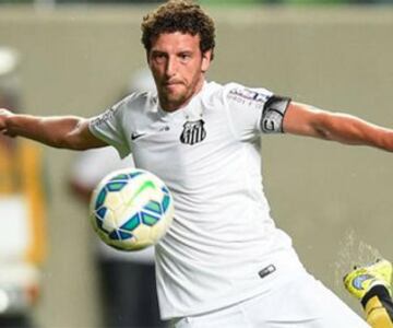 Elano era parte del Santos cuando jugó el preolímpico. Después partió a Europa y llegó a jugar en Manchester City y en la selección absoluta.