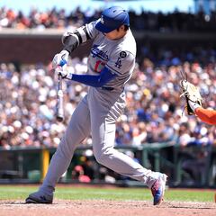 Ohtani conecta home run en San Francisco y los aficionados se lanzan al agua para atrapar la pelota