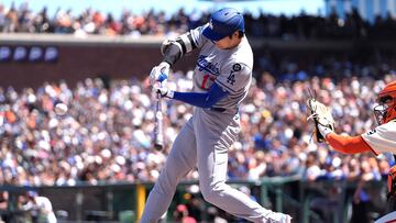 SAN FRANCISCO, CALIFORNIA - JULY 13: Shohei Ohtani #17 of the Los Angeles Dodgers flies out to center field against the San Francisco Giants in the top of the eighth inning at Oracle Park on July 13, 2025 in San Francisco, California. Thearon W. Henderson/Getty Images/AFP (Photo by Thearon W. Henderson / GETTY IMAGES NORTH AMERICA / Getty Images via AFP)