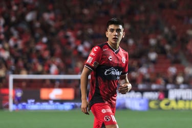 Gilberto Mora genera ruido en Inglaterra