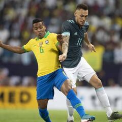 Ocampos, otro 'milagro' de Midas Monchi que celebra hasta Messi