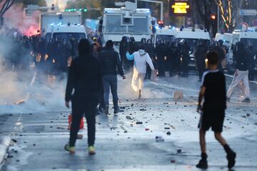 Batalla campal entre los ultras del Marsella y la policía