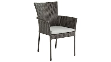 Decora el jardín con plantas, flores y muebles para empezar a disfrutar del buen tiempo