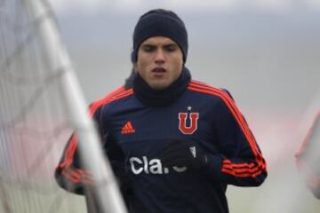 Sin lugar en la U de Beccacece, el volante central regresa a Cobresal, donde fue uno de los más regulares en la obtención del Clausura 2014-15.