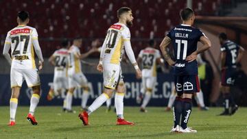 El jugador de Universidad de Chile, Sebastian Ubilla, se lamenta tras el gol de Coquimbo Unido.