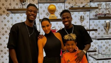 Kim Kardashian visita la casa de Vinicius