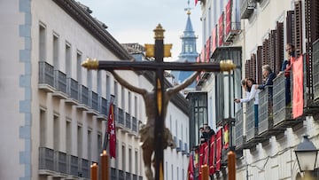 Salida de la procesión del Santísimo Cristo de la Fe y del Perdón ‘Los Estudiantes’ el Domingo de Ramos en Madrid. La procesión, sale y llega a la Basílica de San Miguel.