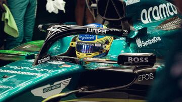 Mercedes se ve detr¨¢s del Aston Martin de Alonso