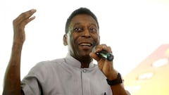 Pele 'fine' and in 'no pain' after reported health concerns