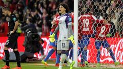 El Sporting toma aire y el Granada de Ochoa se complica