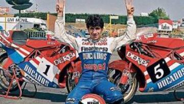 <b>CON SUS 'BALAS ROJAS'. </b>Aspar, junto a las Derbi de 80 y 125cc con las que venció en 1988.